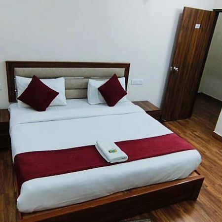 Luxury Rooms In Safdarjung Enclave Near Aiims & Safdarjung Hospital 뉴델리 외부 사진