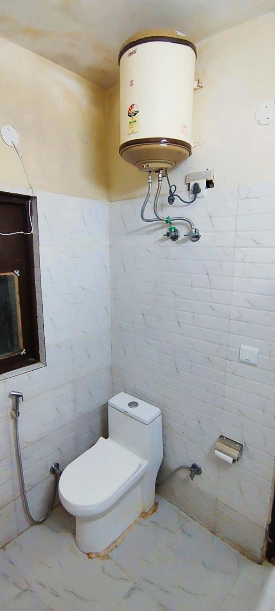 Luxury Rooms In Safdarjung Enclave Near Aiims & Safdarjung Hospital 뉴델리 외부 사진