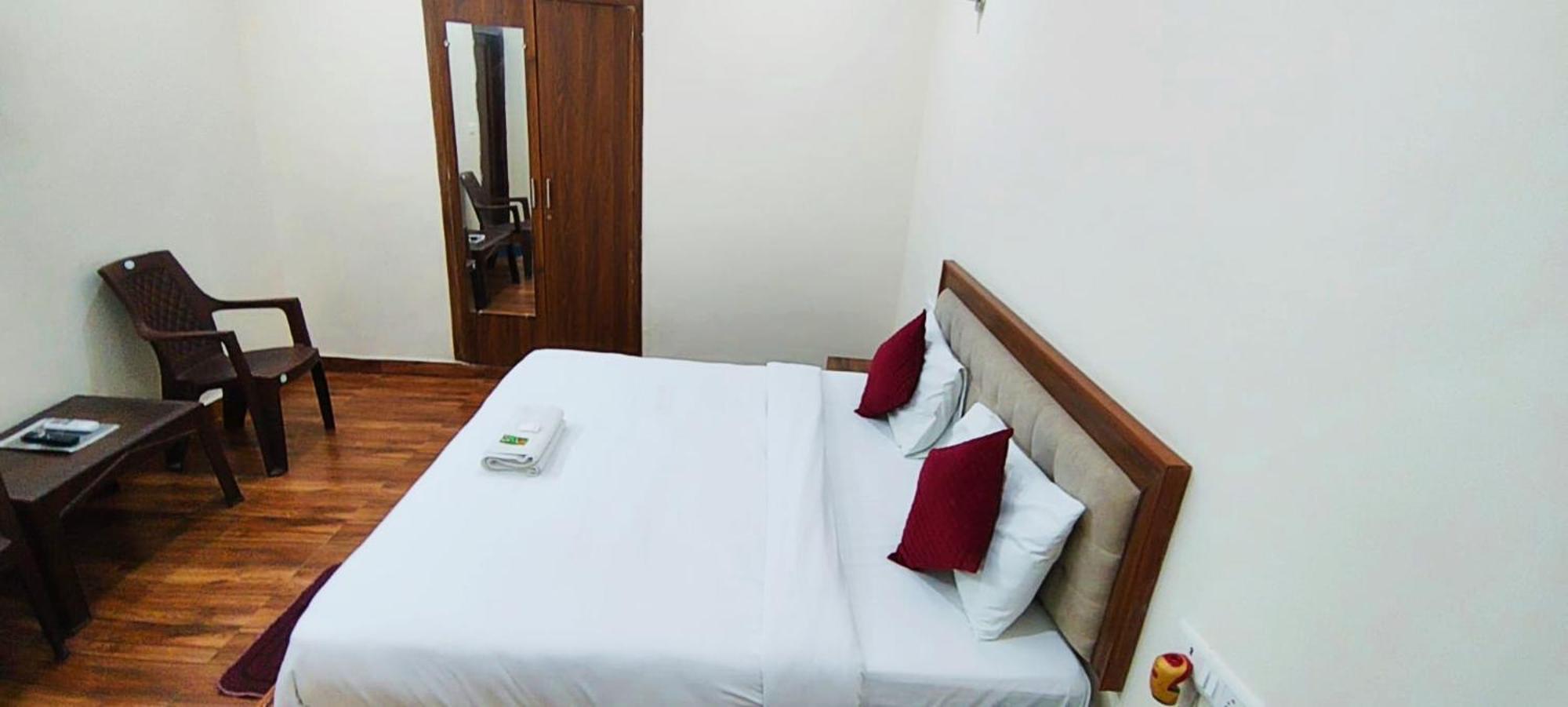 Luxury Rooms In Safdarjung Enclave Near Aiims & Safdarjung Hospital 뉴델리 외부 사진