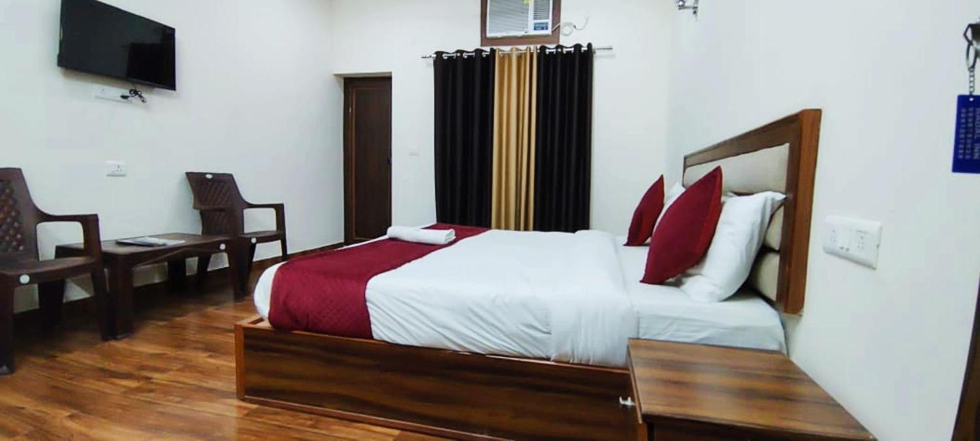 Luxury Rooms In Safdarjung Enclave Near Aiims & Safdarjung Hospital 뉴델리 외부 사진