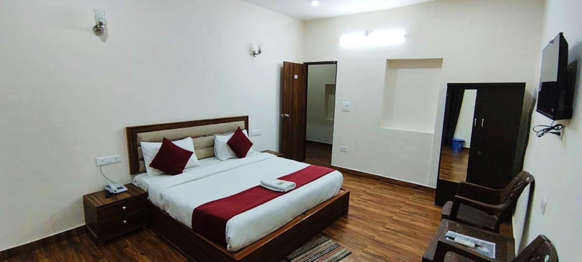 Luxury Rooms In Safdarjung Enclave Near Aiims & Safdarjung Hospital 뉴델리 외부 사진